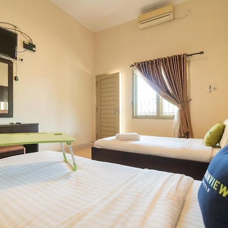 Urbanview Hotel Nugraha Palembang By Reddoorz מראה חיצוני תמונה