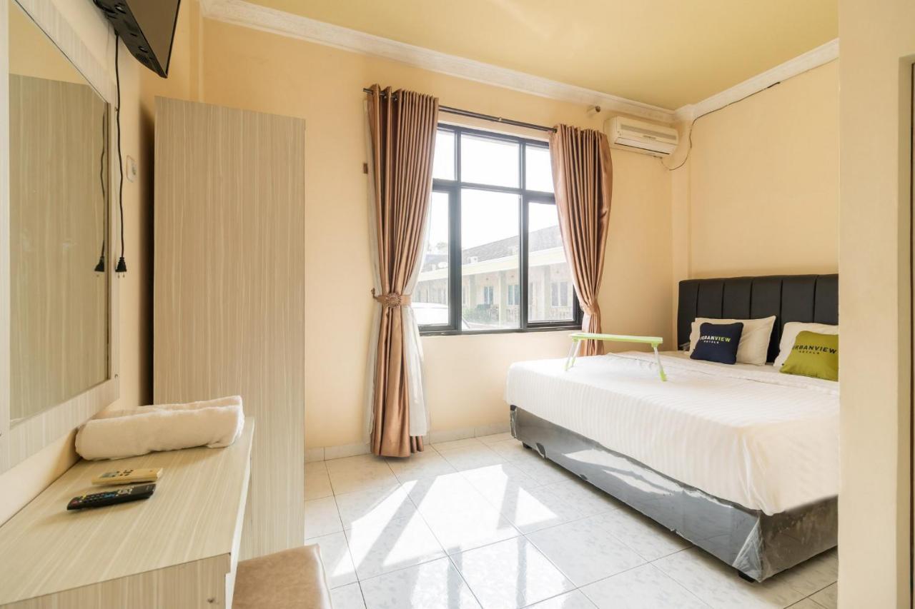 Urbanview Hotel Nugraha Palembang By Reddoorz מראה חיצוני תמונה