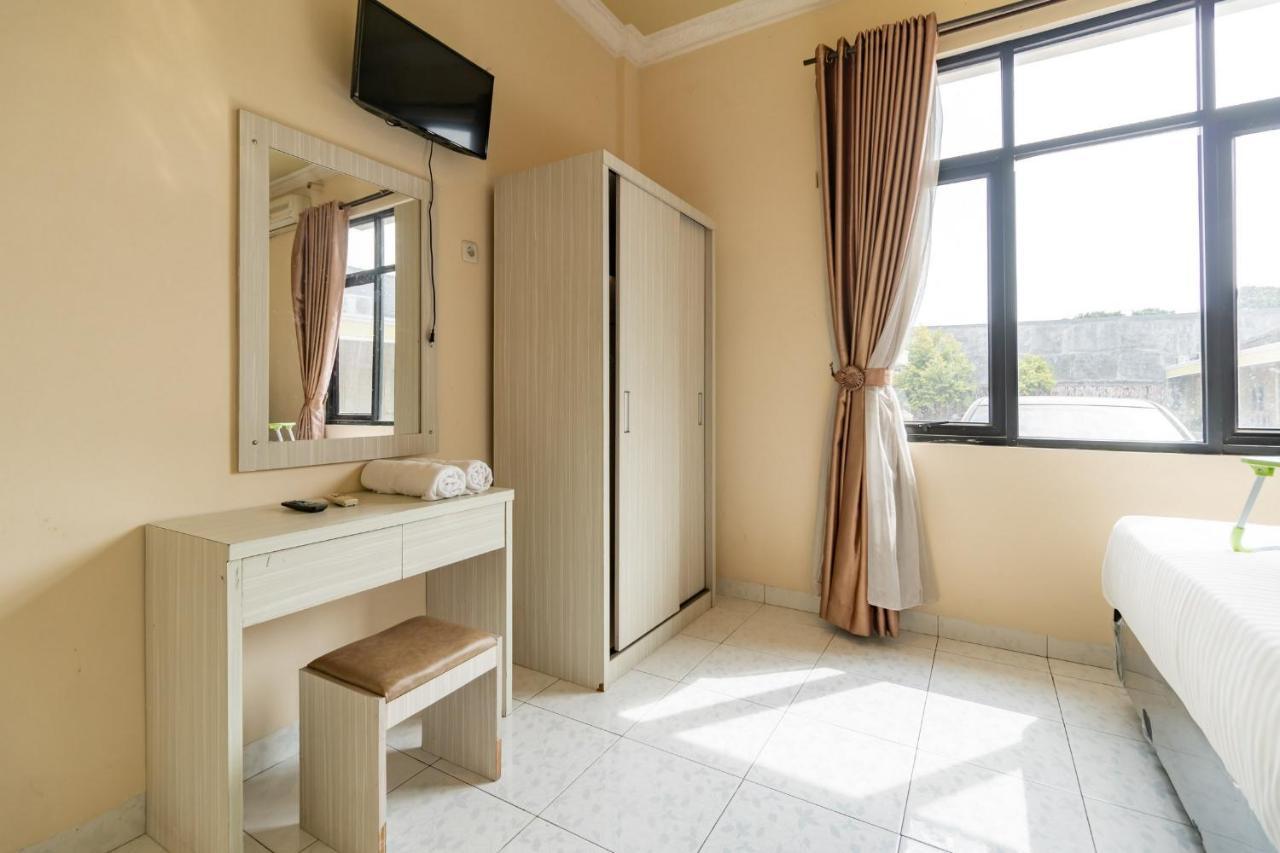 Urbanview Hotel Nugraha Palembang By Reddoorz מראה חיצוני תמונה